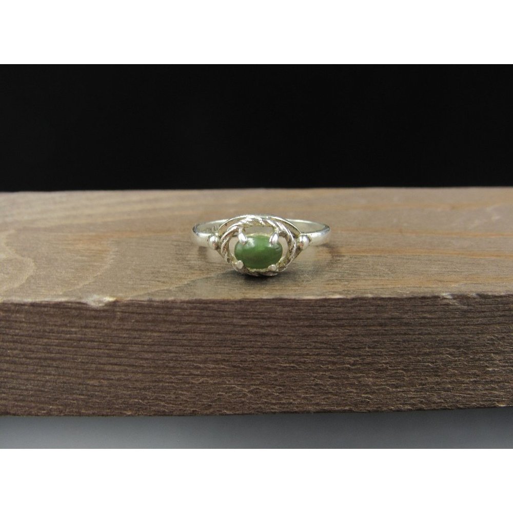 Size 5.5 Sterling Silver Green Nephrite Stone Band Ring Vintage Statement